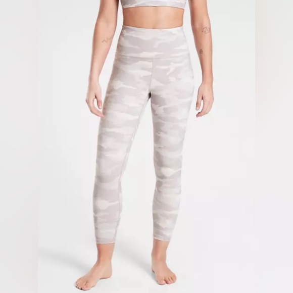 Athleta Pants - Athleta Elation Women’s Grey Camo Activewear Leggings Size L